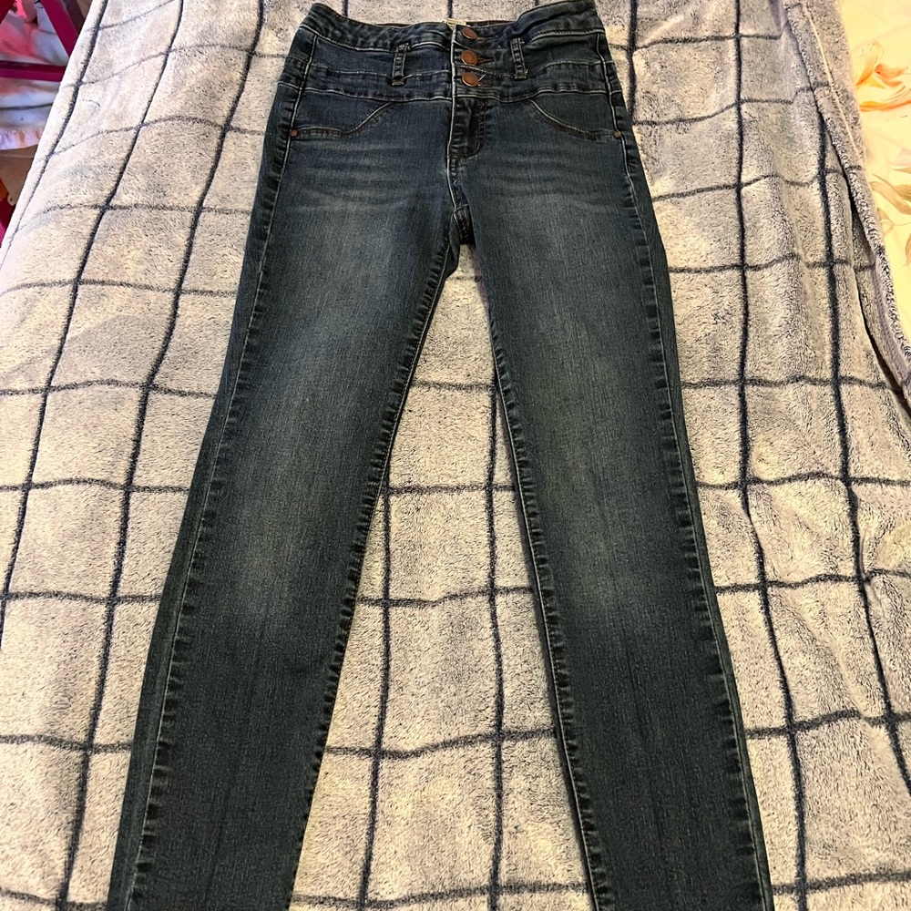 Refuge dark 3 button high-waisted skinny jeans. Size 0